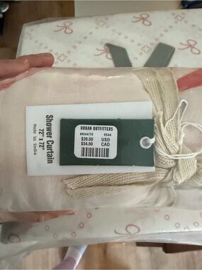 NWT Urban Outfitters Pink and White Bow Shower Curtain